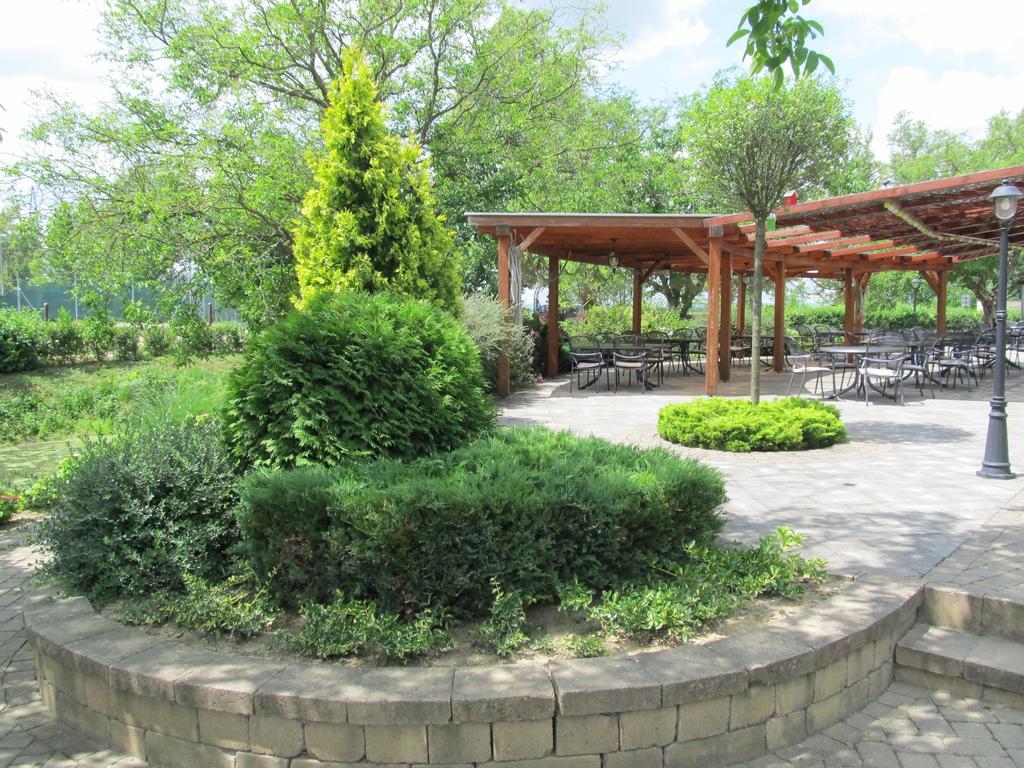Penzion Eko Park Piestany Экстерьер фото